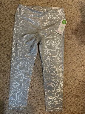GAIAM Gray Leggings with Silver Floral Foil